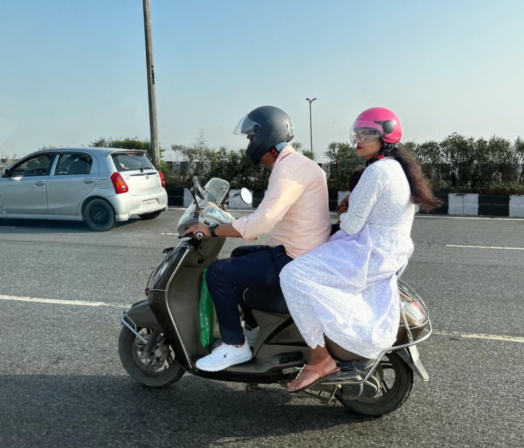 13 Skuter na ulicy w Indiach